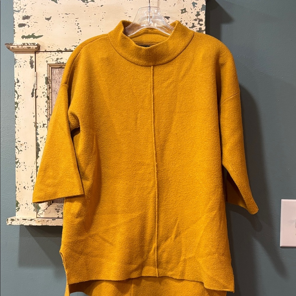 Women's Boutique-Mustard Colored Sweater